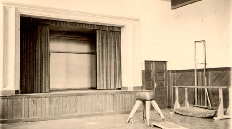 Turnhalle 1927 - noch heute in Betrieb